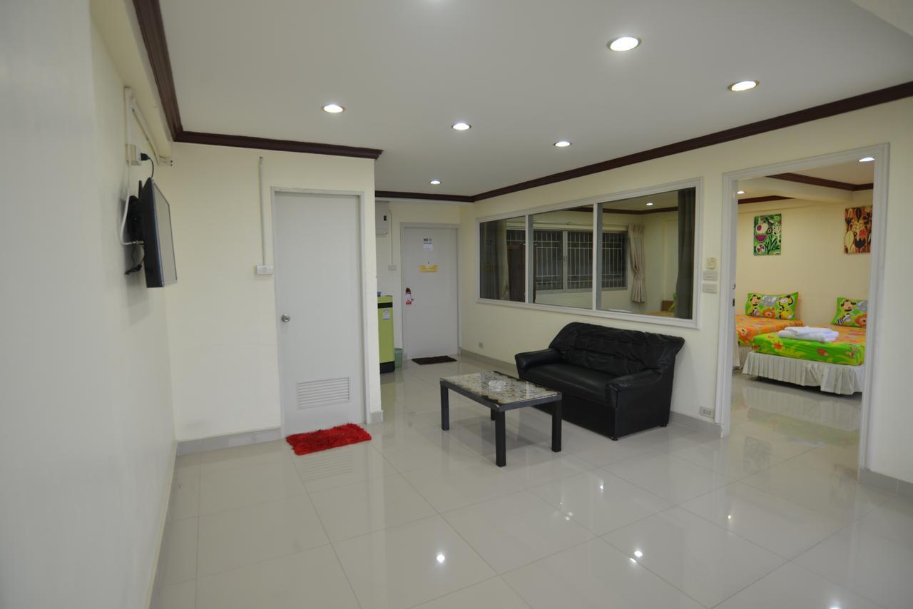 Cozy Loft Hostel Pattaya Exterior photo